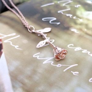 Rose Gold Flower Necklace